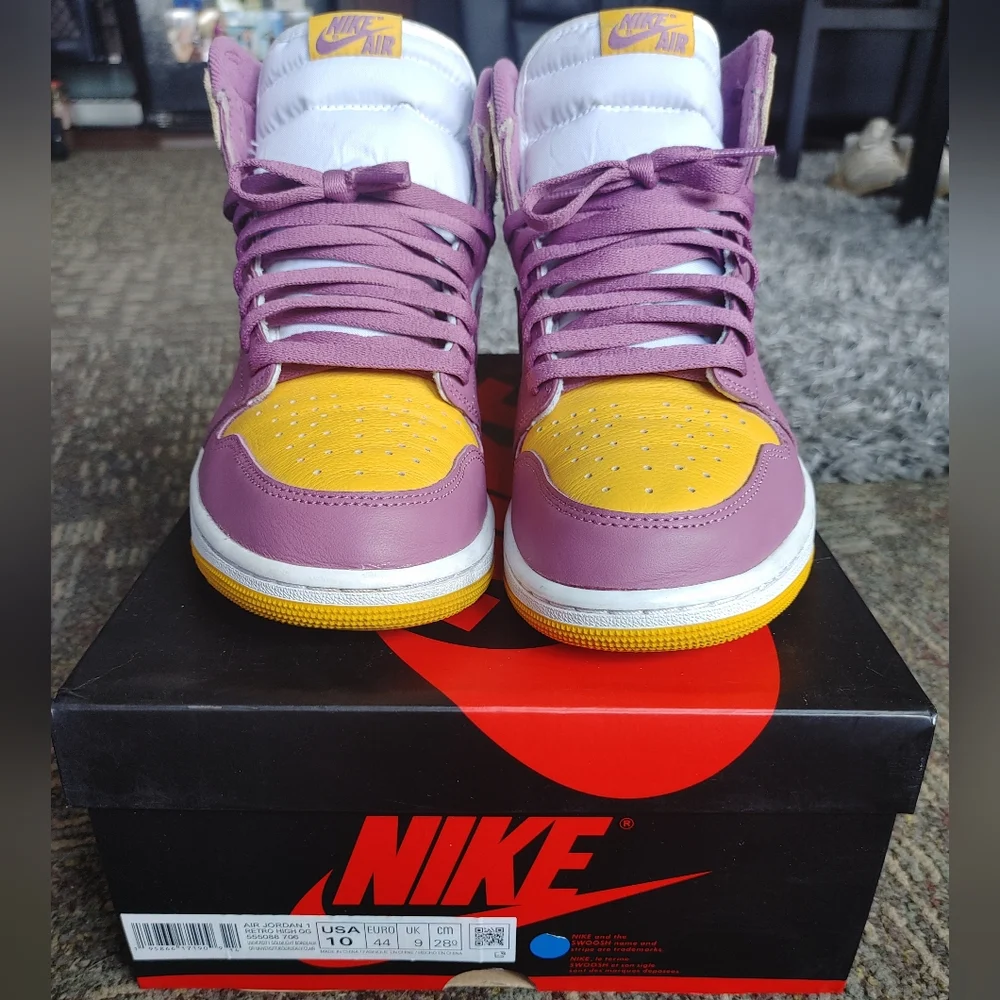 Jordan 1 High OG Brotherhood (GS) - Picture 3 of 8